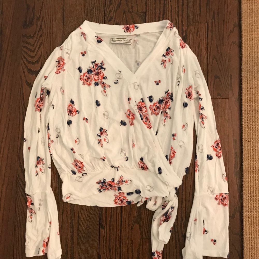 Abercrombie and Fitch xs shirt - Picture 2 of 3